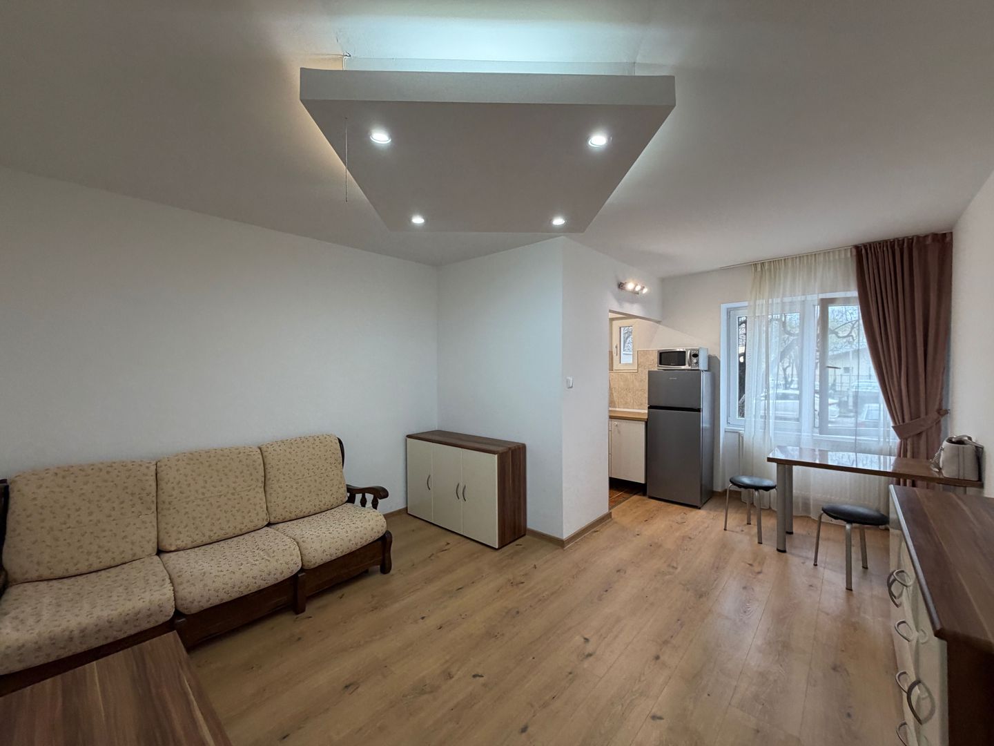 Apartament 2 camere de închiriat Apărătorii Patriei - Poză 1