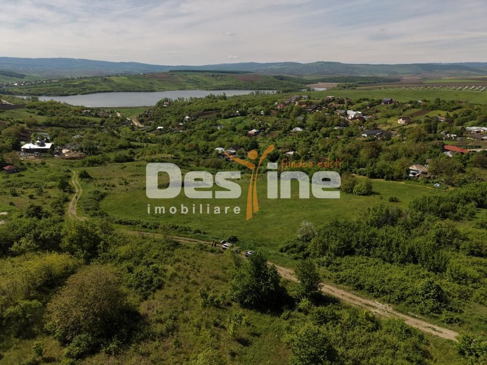Teren parcelat intravilan 8000 mp vedere spre Lac Ciurbești - Poză 2