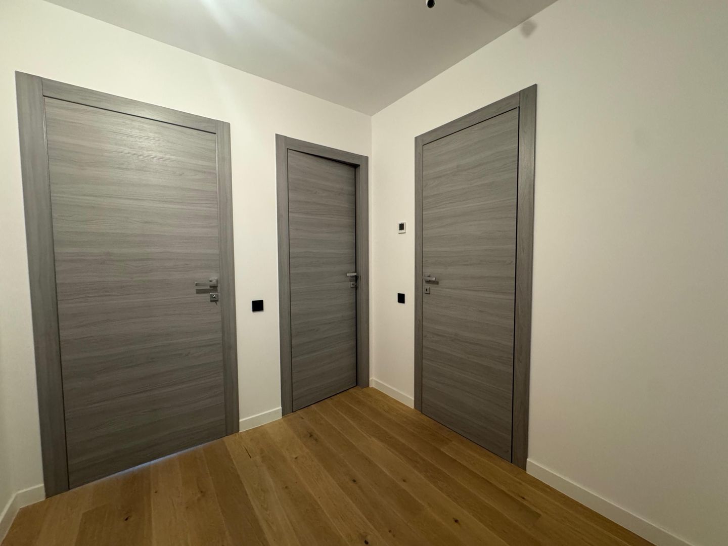 3 camere PREMIUM| 99.7 MP + 9.35 MP terasa - Poză 18