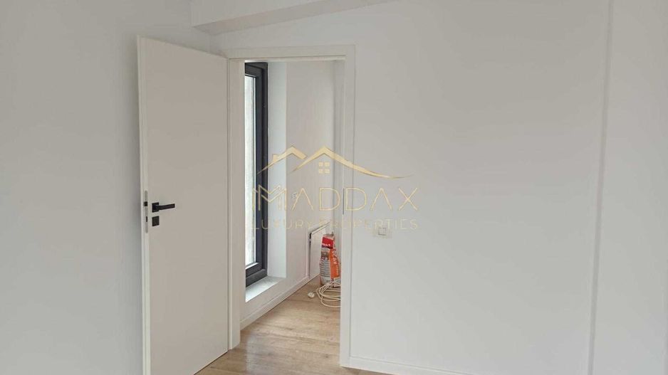 Sediul Ideal de Firmă: Duplex 4 Camere | 4 Terase Mari (70mp)| Parcare| Crângasi - Poză 5