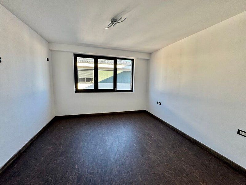 Vila cu bucatarie inclusa -otopeni central - Poză 18