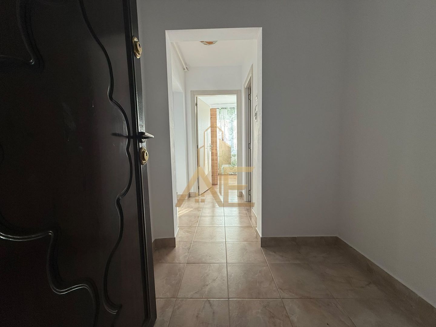 Apartament 2 camere decomandat de închiriat – Str. Narciselor nr. 7 - Poză 2