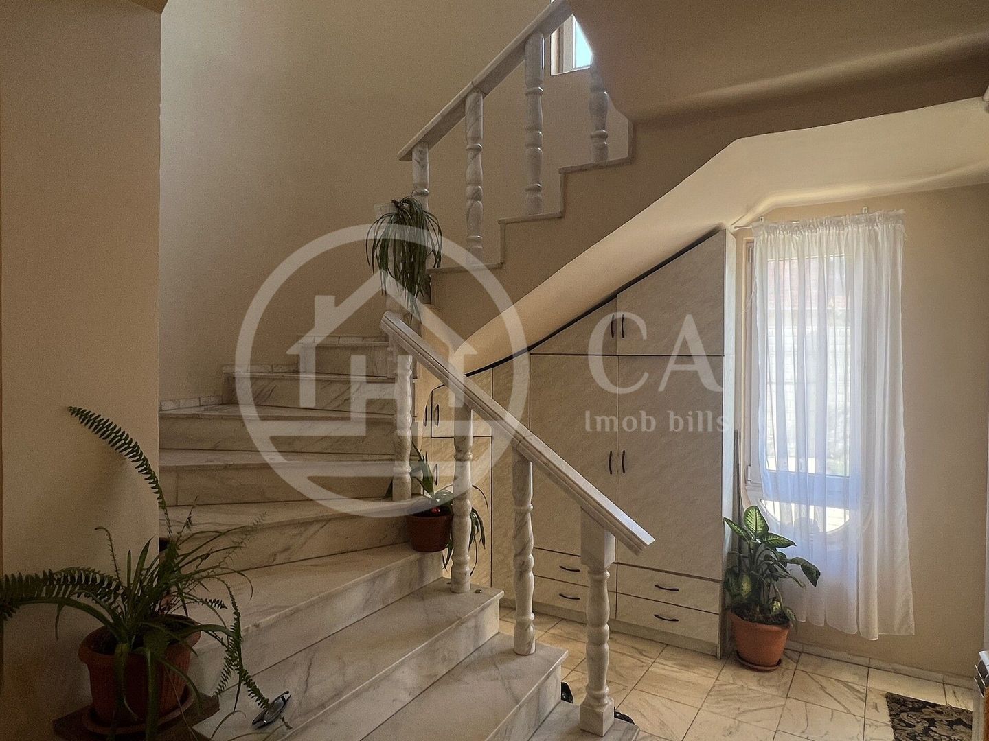 Casa cu 5 camere de inchiriat zona Centrala Oradea - Poză 11