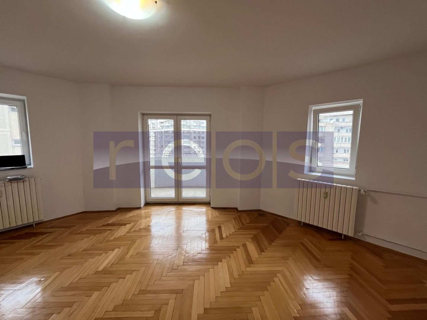 De inchiriat Garsoniera pe Bdul Decebal | 45 mp | nemobilata | - Poză 1