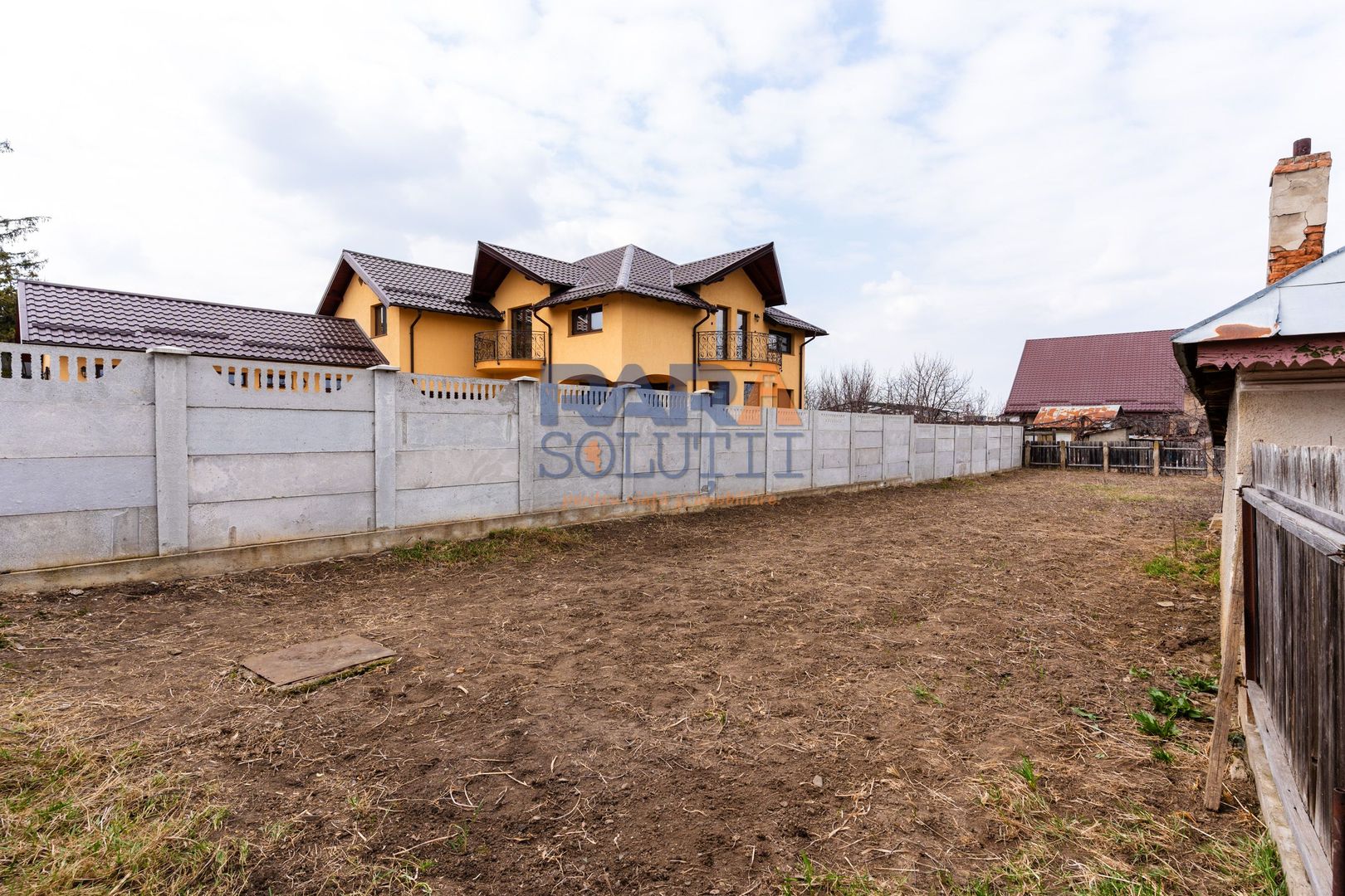 Grădină 300 mp - în oraș - Poză 4