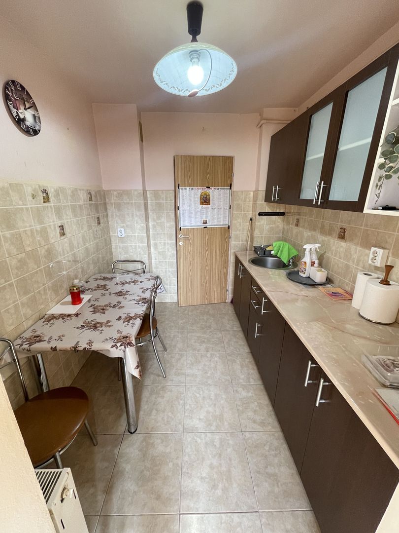 Lipovei | 3 camere | Decomandat | Mobilat-Utilat | Acoperiș - Poză 3