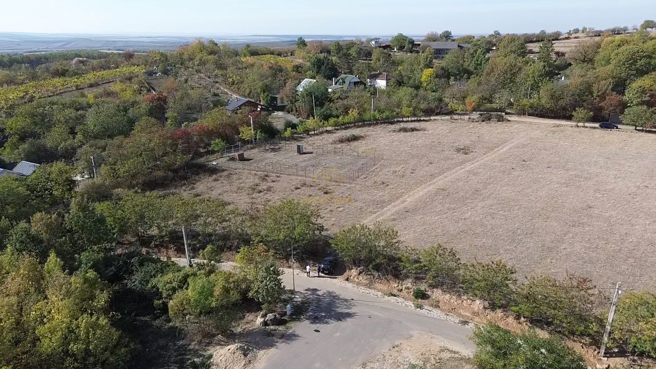 Teren Intravilan cu Priveliste Superba si Utilatii in Viile Satu Mare - Poză 6