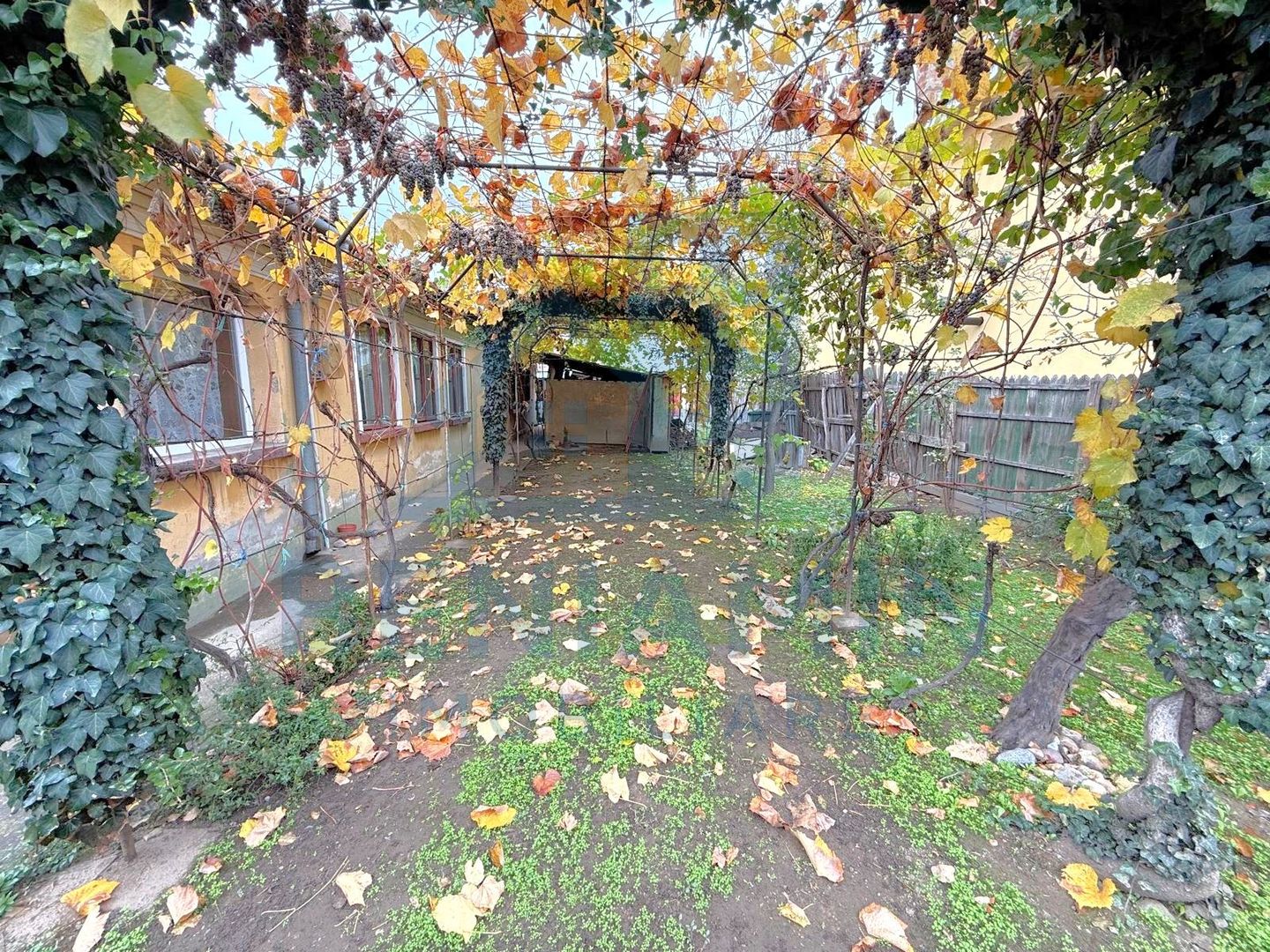 Casa in Romanesti-Teren 380mp-Deschidere 14m-Zona linistita-Libera - Poză 7