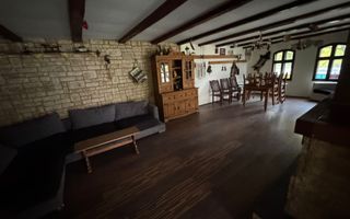 Oportunitate investitie: două reședințe de vacanță/ cabane 3940mp teren - Poză 3