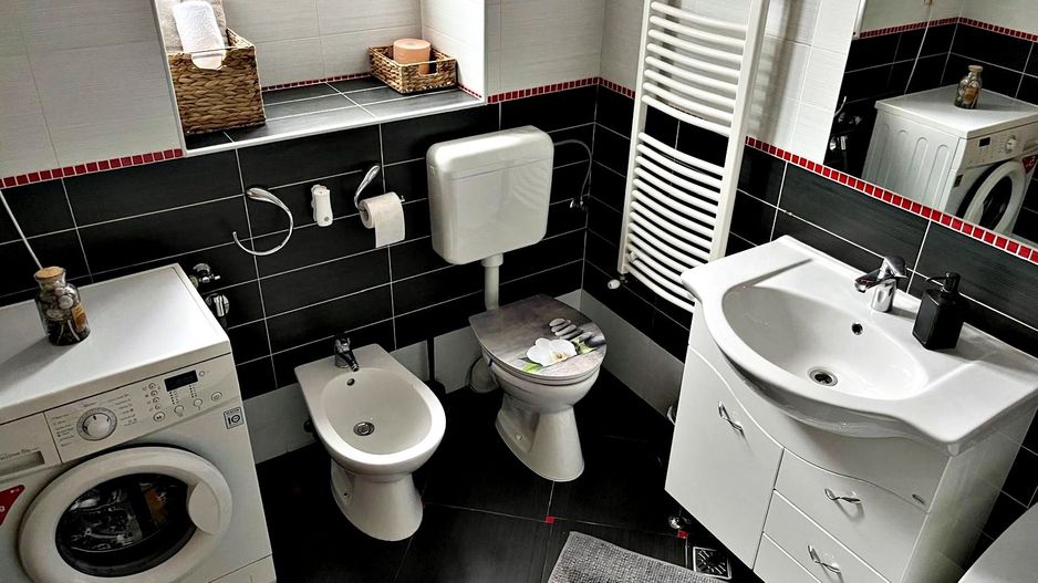 Zona Piața Unirii-Poarta Schei apartament spațios, mobilat complet - Poză 14