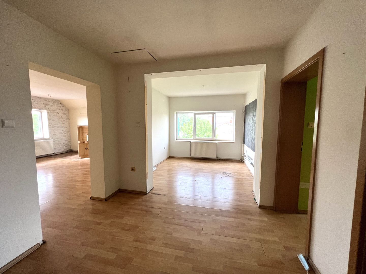 SPATIU CU MULTIPLE DESTINATII - Poză 3