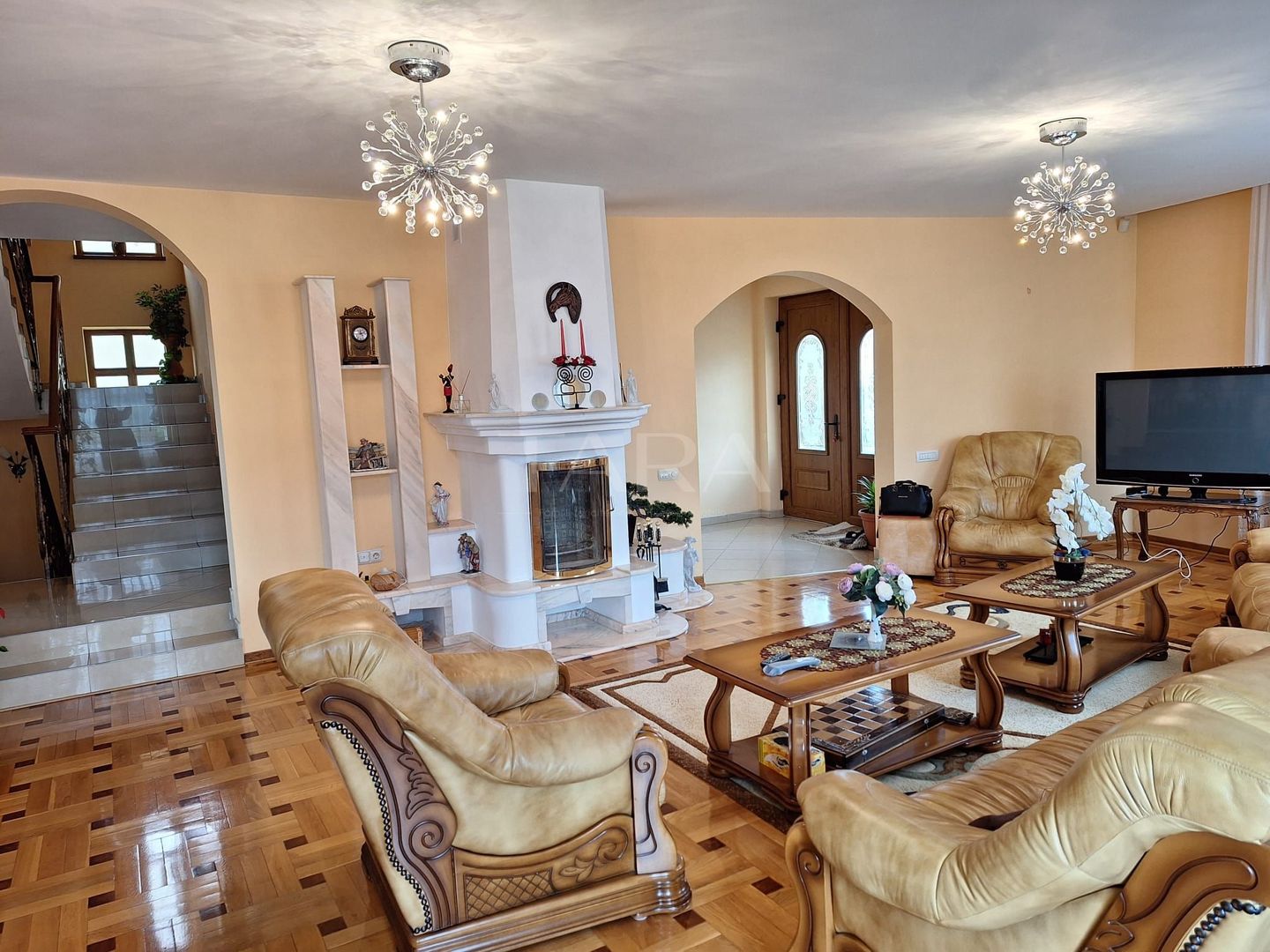 Vilă Elegantă în Cartierul Europa – Liniște și Confort - Poză 1