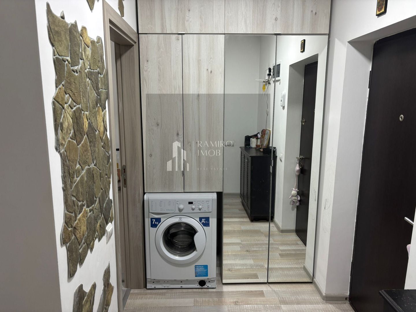 Garsoniera 38mp - Etaj 1 - Metalurgiei/ Grand Arena - Parcare Inclusa - Poză 7