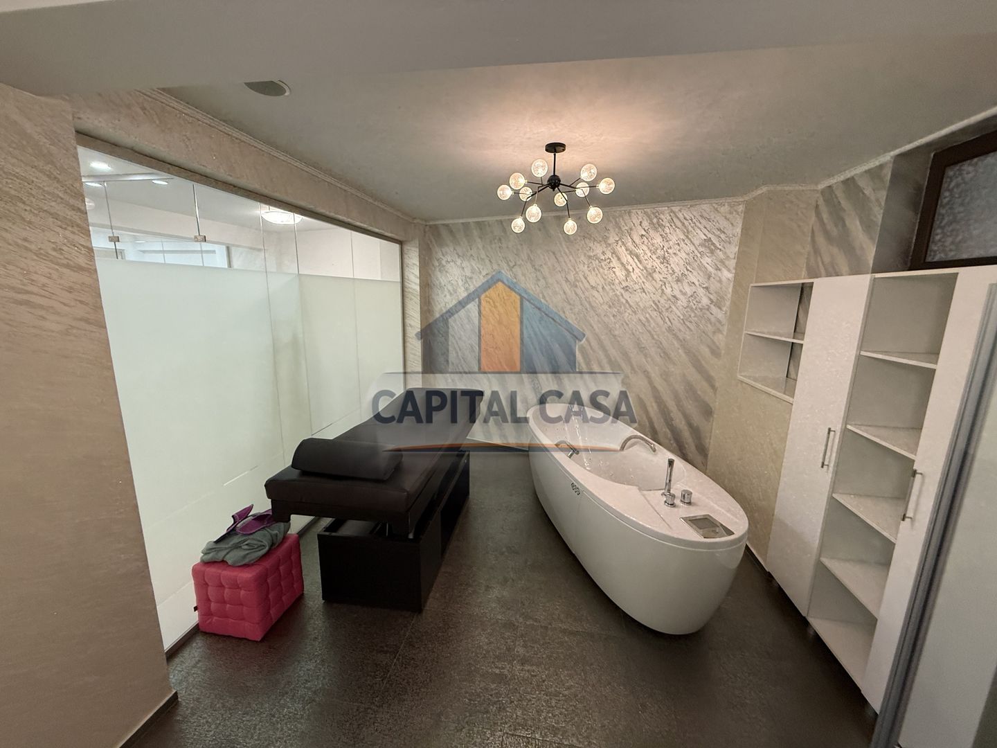 Salon de Înfrumusețare Lux - Central Ploiești - 153 mp - Poză 1