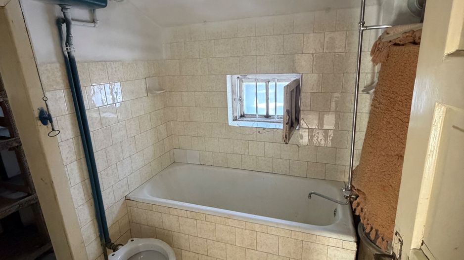 TRADITIE SI FARMEC TRANSILVANEAN-casa tradițională secuiască /COVASNA - Poză 7