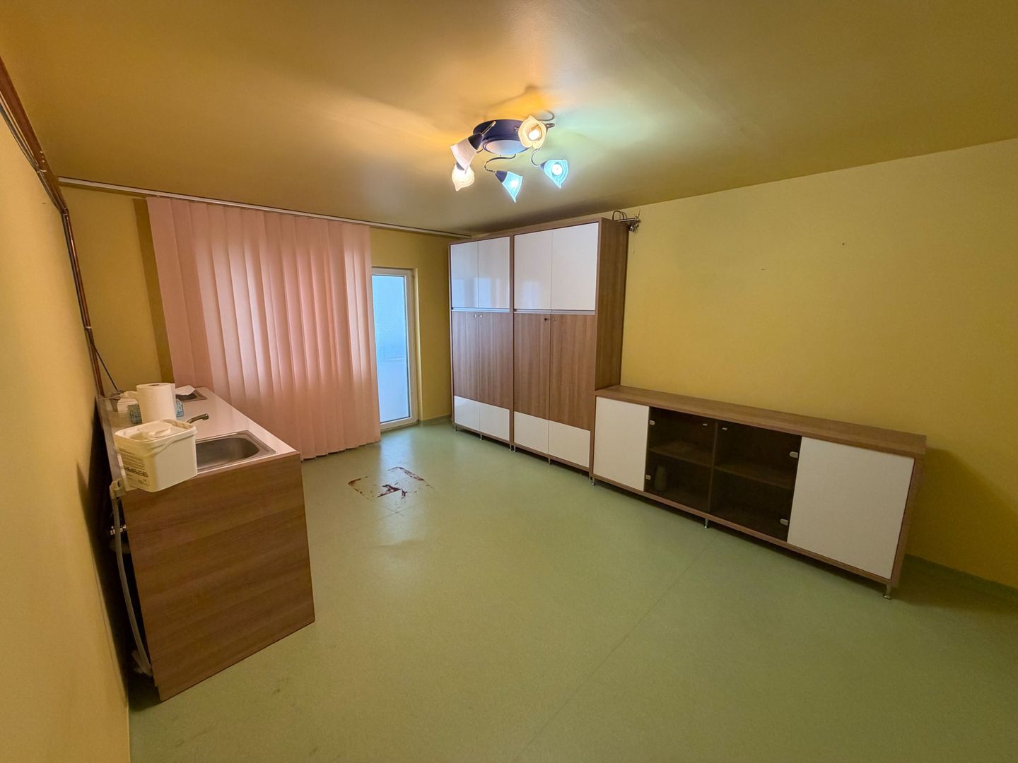 Spațiu parter cu destinație mixtă, zona fostă Lidia – 67 mp - Poză 27