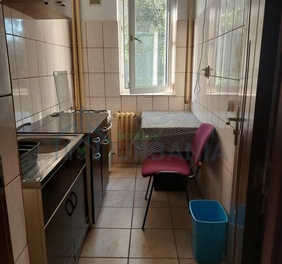 Închiriez apartament alexandru cel bun - Poză 3
