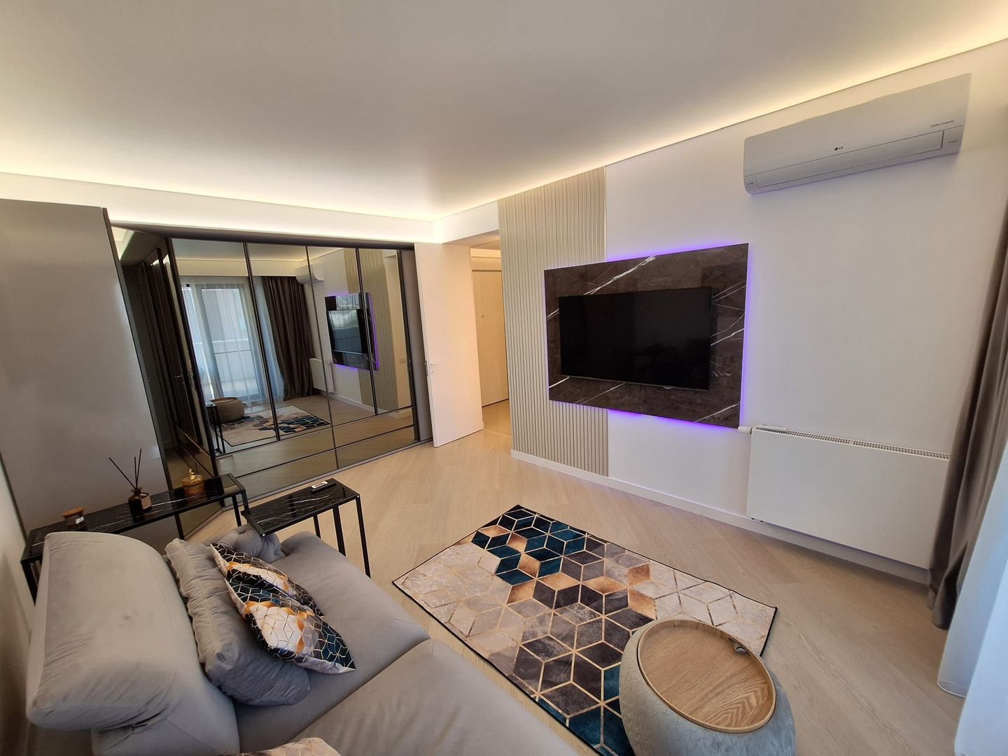 2 CAMERE - DECOMANDAT - ULTRA FINISAT - MOBILAT UTILAT COMPLET - Poză 2