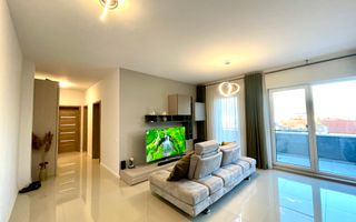 Noul tau "acasa" cu vedere la lac si loc de parcare - Poză 1