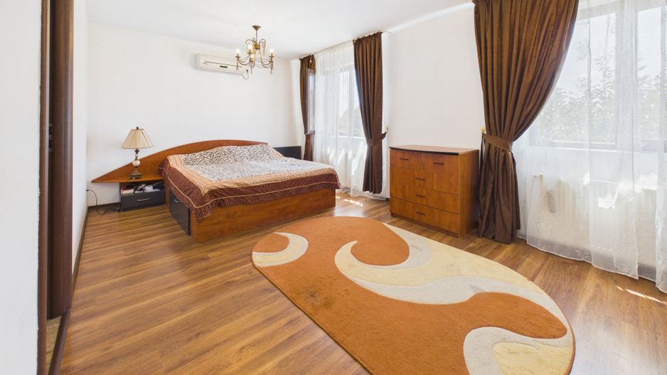 Vilă 10 camere + spațiu comercial | teren 1.300 mp | Otopeni 23 August - Poză 12