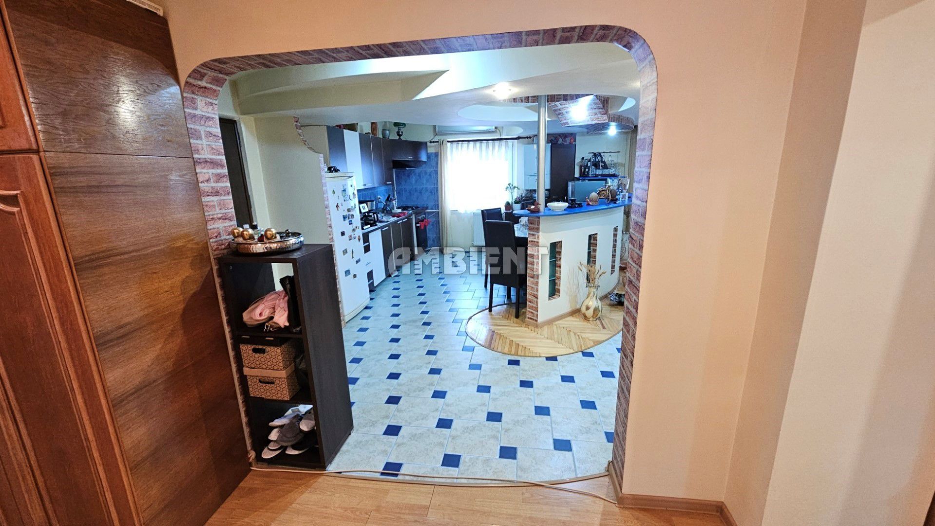 Apartament cu 4 camere, mobilat și utilat, zona TRAIAN; - Poză 7