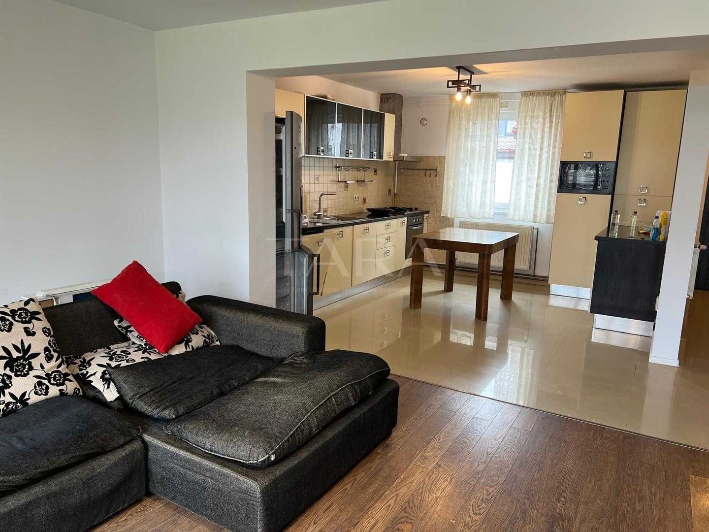 Duplex, 112 mp utili, teren 264 mp, garaj, Florești. - Poză 1