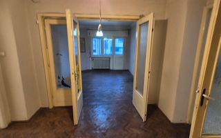 Apartament cu 3 camere - piata Unirii - Poză 5