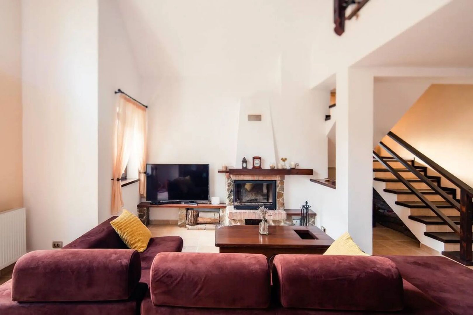 Investitie Valiug lacul Gozna Casa utilata 5 camere parau padure - Poză 11