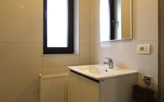 Casa Giroc, 4 camere, 2 bai, curte interioara. - Poză 8