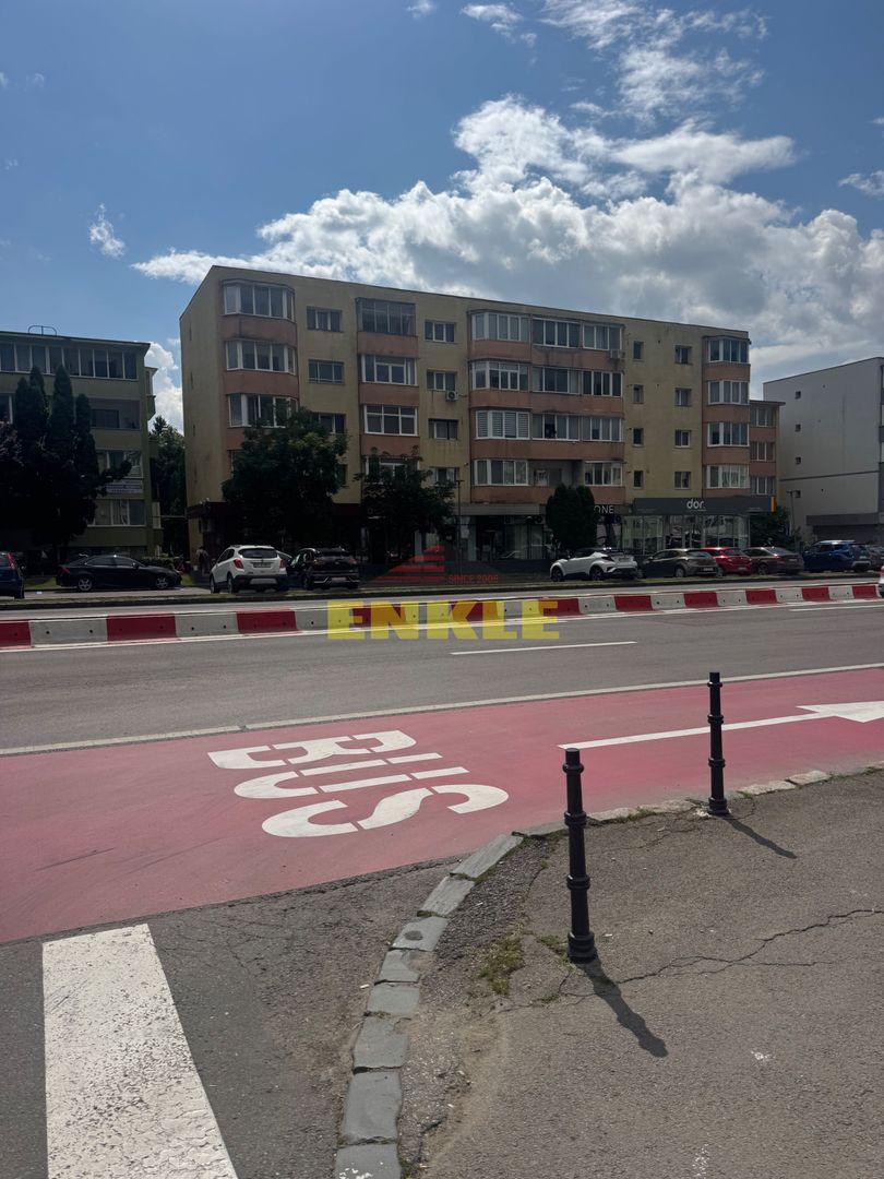 Vand spatiu comercial Brasov ,str.Jupiter, 48mp pret negociabil! - Poză 1