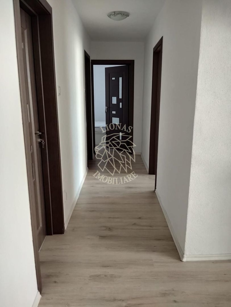 Apartament 4 camere-2 balcoane-etaj 3-renovat complet-Zona A. Muresanu - Poză 6