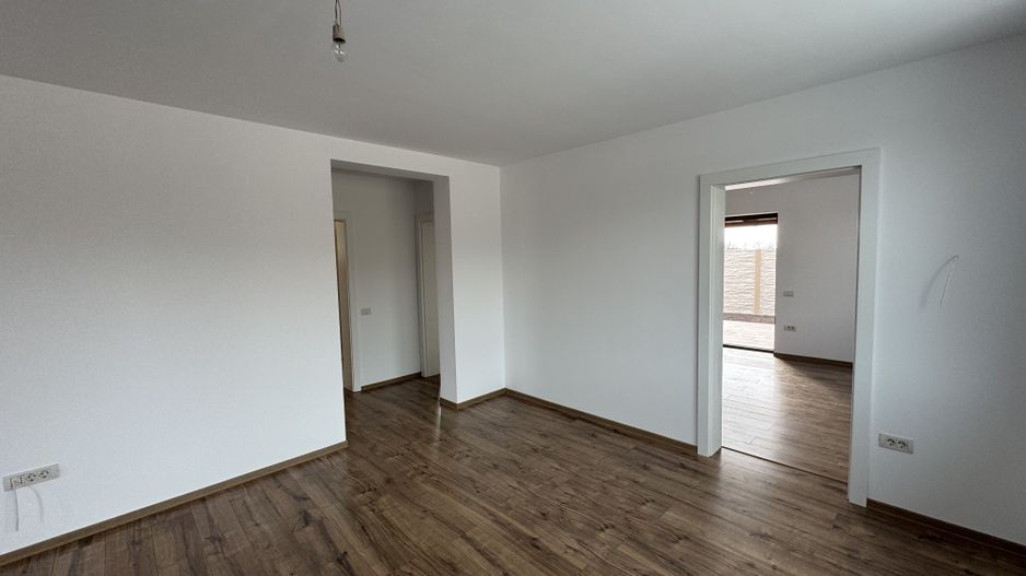 Casa Individuala Parter,Sanmihaiu Roman,3 Camere,Toate Utilitatile - Poză 8