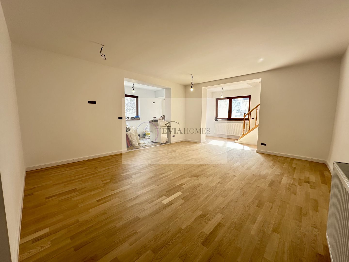 4 camere/ 2 bai / 119 mp/ parcare in curte / zona strazii Bucuresti - Poză 1