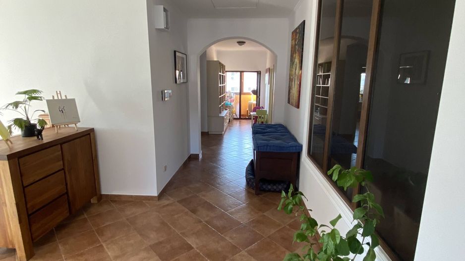 VILA  - ARADULUI. -British - Poză 9