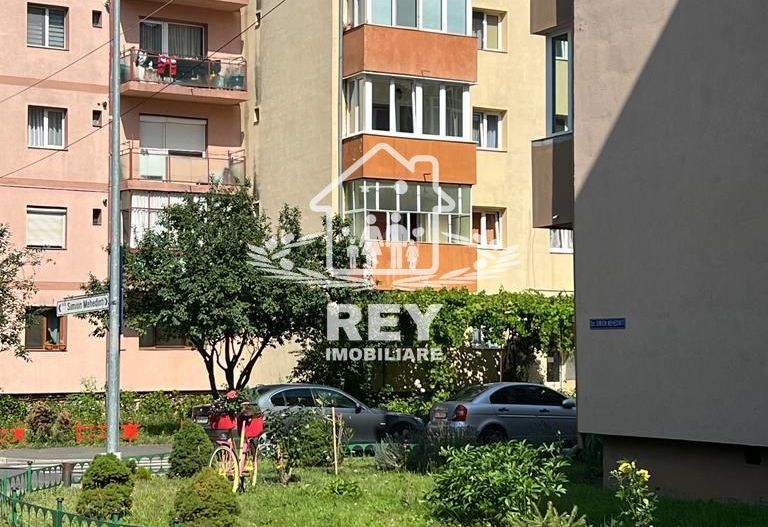 Apartament decomandat de vânzare zona Bâlea 2 camere 2 balcoane - Poză 1