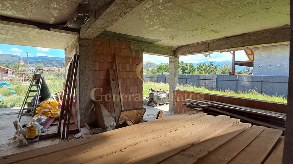 Casa moderna la rosu in Cristian - Poză 11