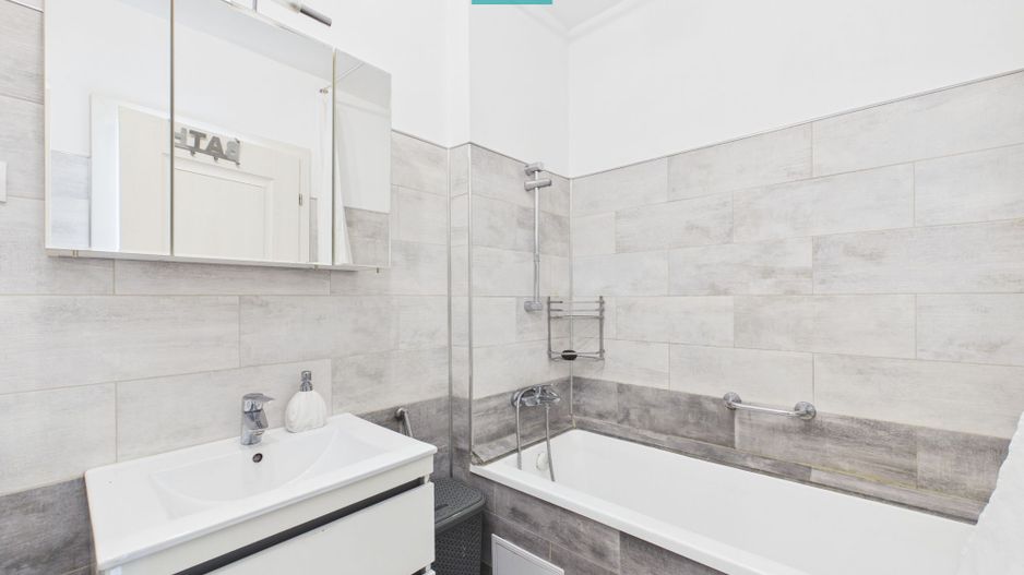 Apartament cu 2 camere la Arad Plaza - Poză 9