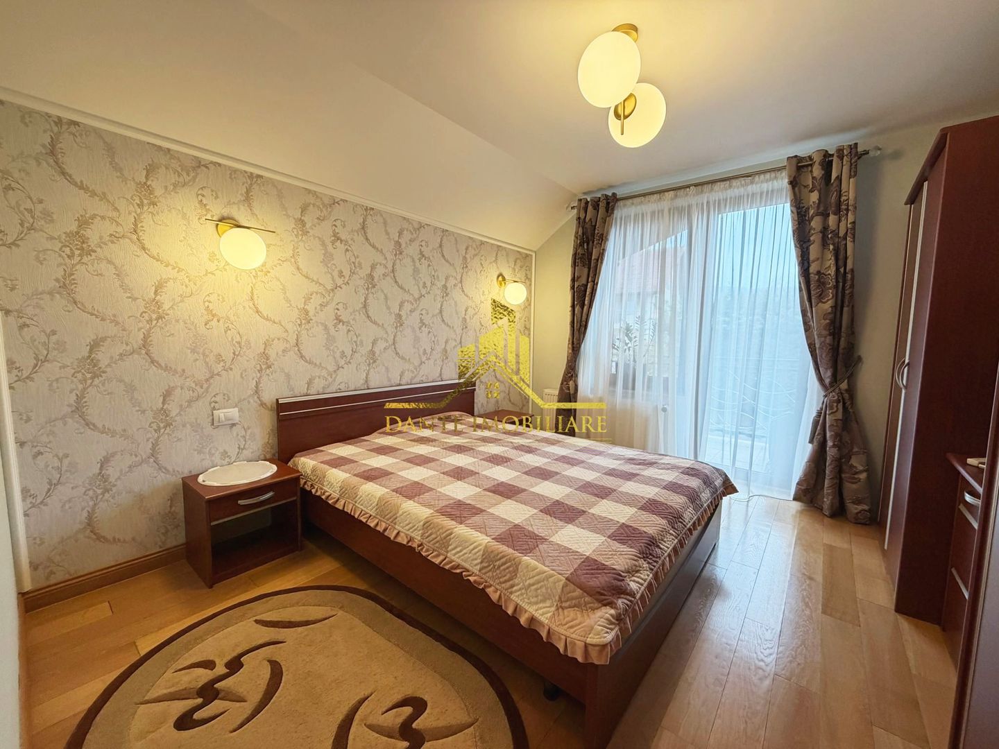 Casa, 3 dormitoare, 3 bai, ultrafinisata, mobilat lux, Faget - Poză 5