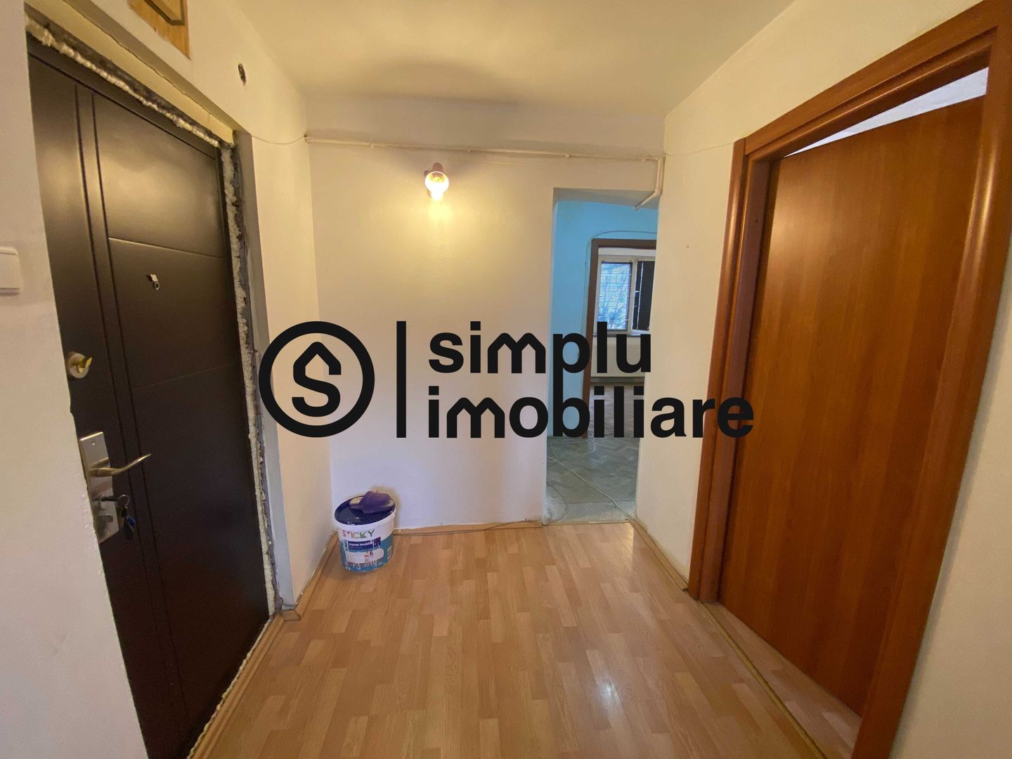 2 camere decomandate, etaj 2/4, cofetaria Sweet Escape - 95 000 Euro - Poză 3