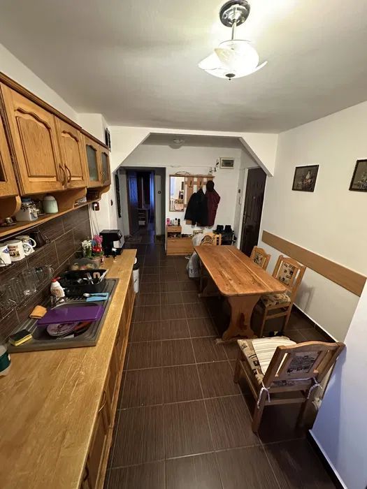 Ap. 4 camere Bucovina etaj 2 centrala proprie - Poză 4