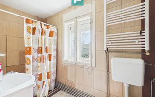 Casă solidă cu 5 camere in localitatea Almaș, Arad - Poză 7