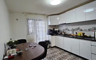 Casă / Vilă cu 5 camere de vânzare în Craiova - Poză 22