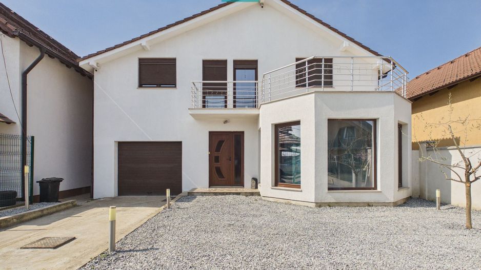 Vilă cu 4 camere in Livada - Poză 1