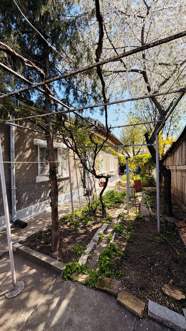 Casă boierească cu 4 camere in Galati, Zonă Piața Centrală, - Poză 5