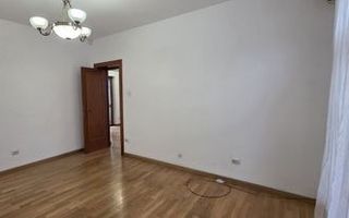 Vila cu 4 camere si mansarda, de inchiriere central - Poză 3