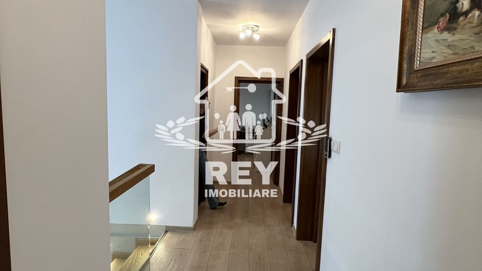 Casă de tip triplex la vânzare 6 camere /Șelimbăr /Secția 1 de Poliție - Poză 23