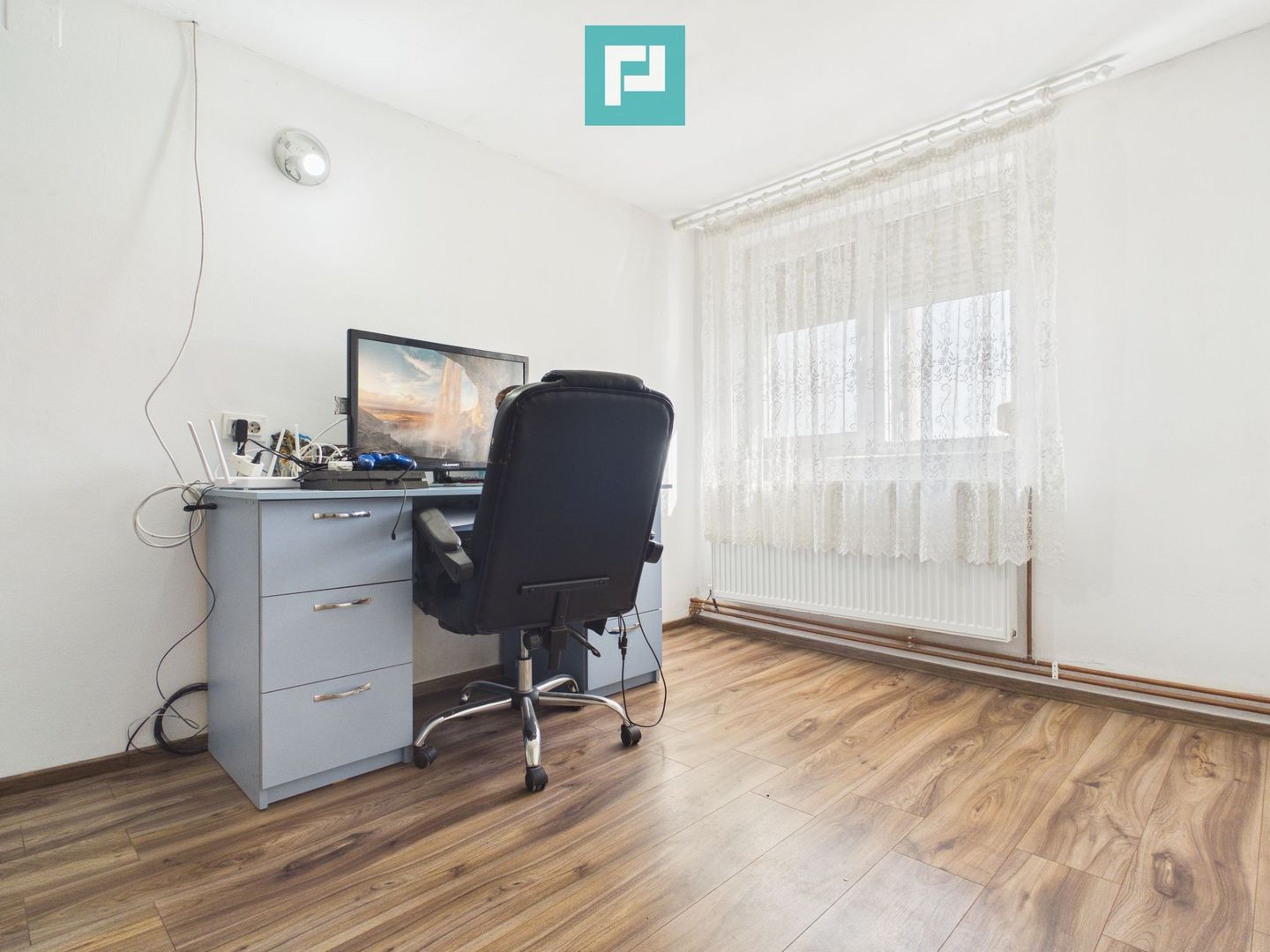 Casă retrasă Pișchia – 4 camere, teren 920 mp - Poză 3