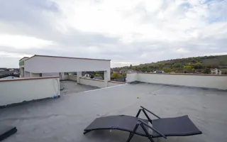 Baza de tenis si constructie moderna - Poză 12