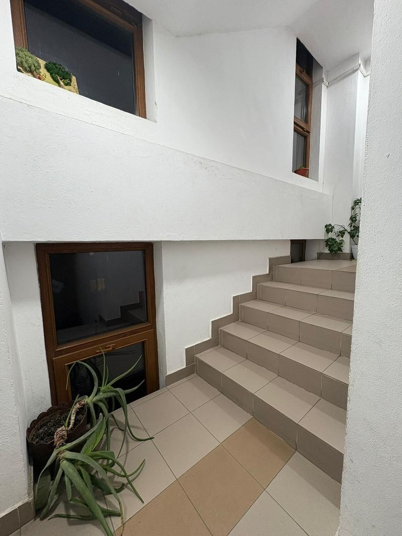 Apartament 2 camere modern I complet utilat si mobilat I loc de parcar - Poză 9