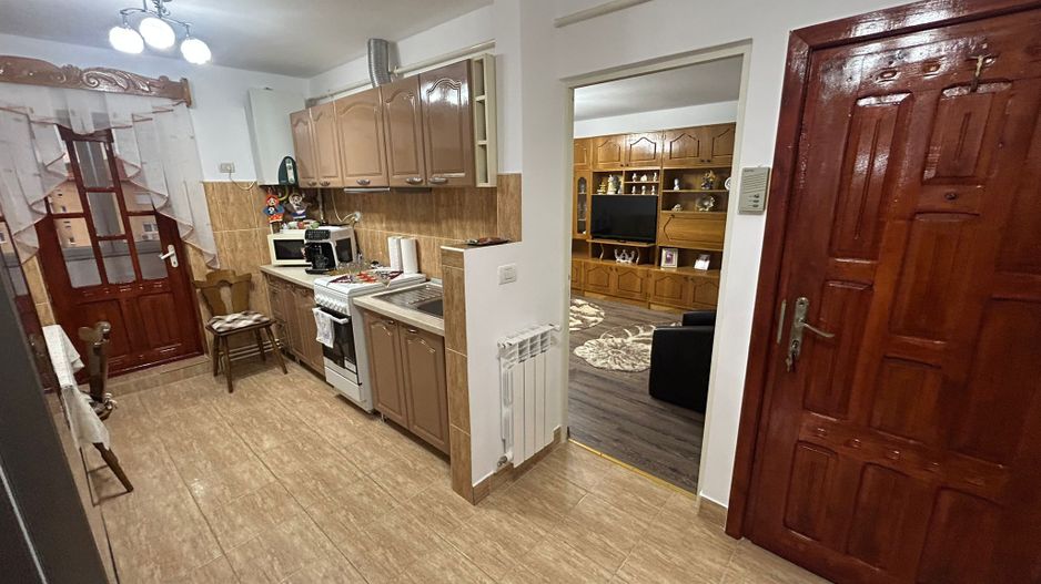 Apartament 2 camere, decomandat - Cugir - Poză 6